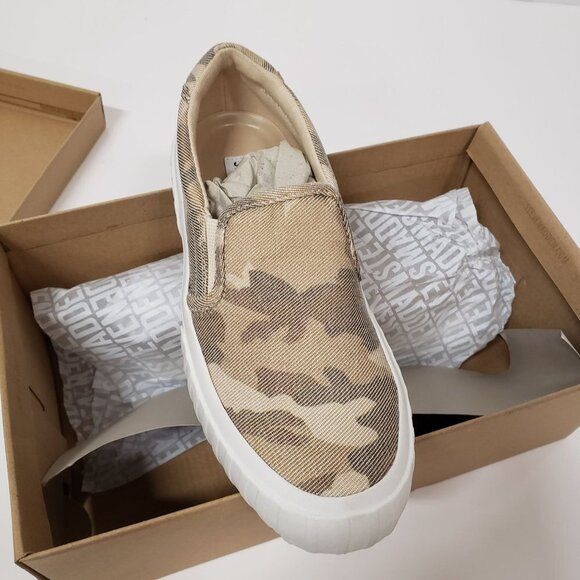 Steve Madden Swiftly Sneaker in Tan Camo - Size 6 - Picture 6 of 11